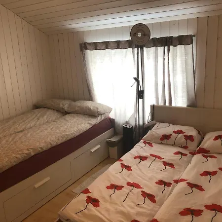 Almenningsgata 9a Gæstehus *